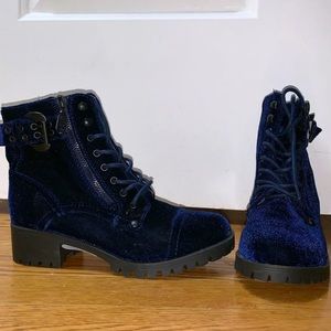 Guess boots
